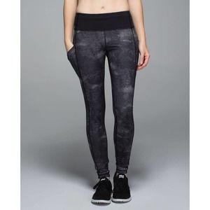 Lululemon Speed Tight II *Full-On Luxtreme Sequin Snake‎ Slate Black Size 4